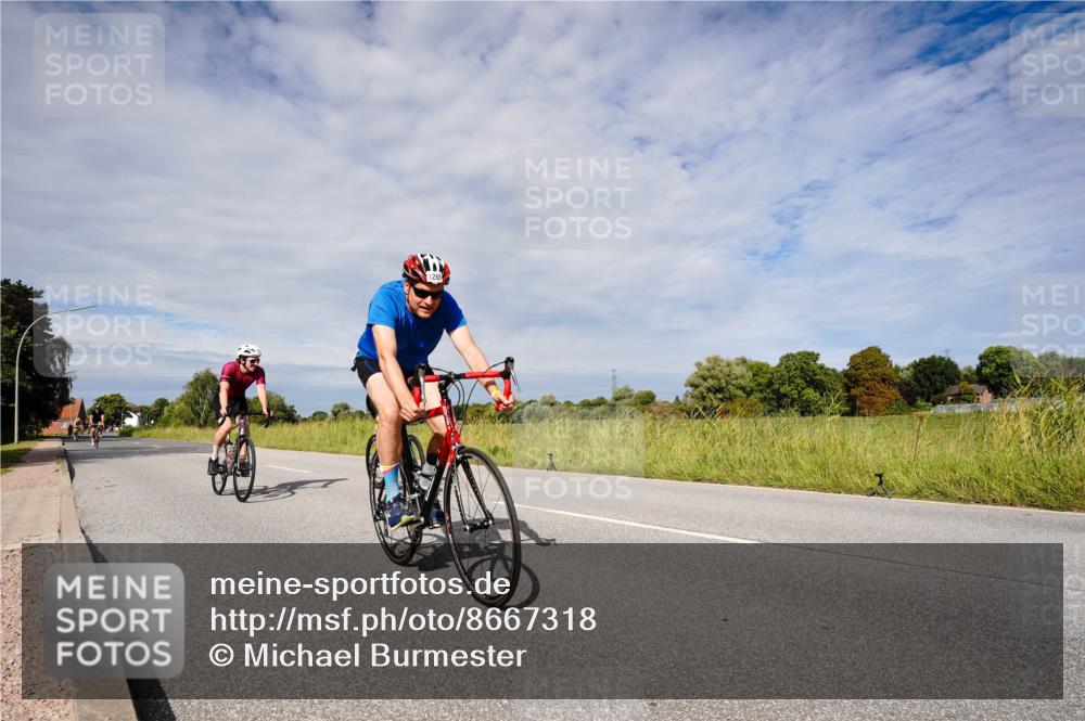 31.08.2025 - Elbe Triathlon Hamburg Michael Burmester http://msf.ph/oto/8667318 31.08.2025 10:46:46 Radfahren 1139, 1143, 1170, 1246, 1263, 1268 meine-sportfotos.de