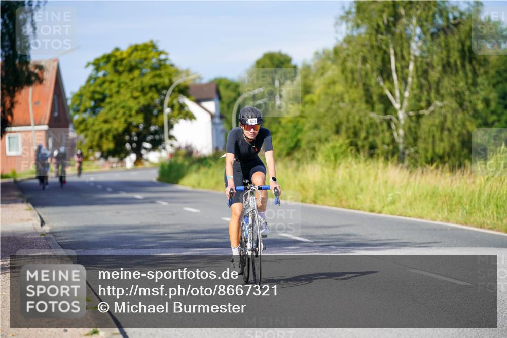31.08.2025 - Elbe Triathlon Hamburg Michael Burmester http://msf.ph/oto/8667321 31.08.2025 09:41:28 Radfahren 821, 851 meine-sportfotos.de