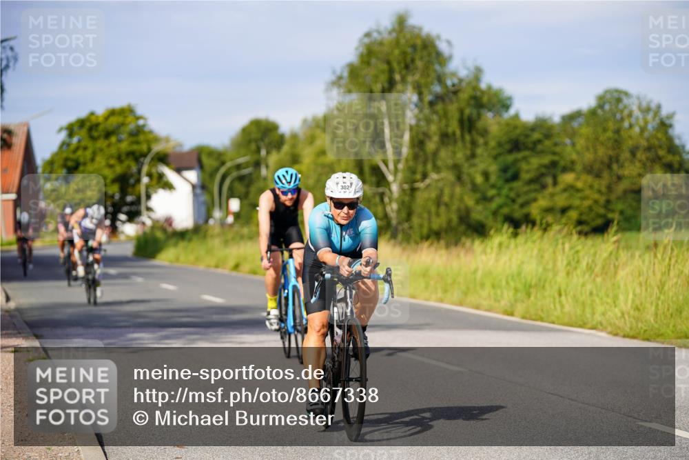 31.08.2025 - Elbe Triathlon Hamburg Michael Burmester http://msf.ph/oto/8667338 31.08.2025 09:41:37 Radfahren 302, 368, 608, 631, 678, 813 meine-sportfotos.de