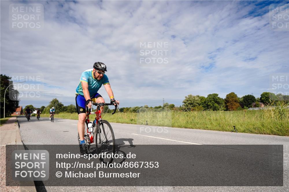 31.08.2025 - Elbe Triathlon Hamburg Michael Burmester http://msf.ph/oto/8667353 31.08.2025 10:47:16 Radfahren 876, 1168, 1172, 1300, 1311 meine-sportfotos.de