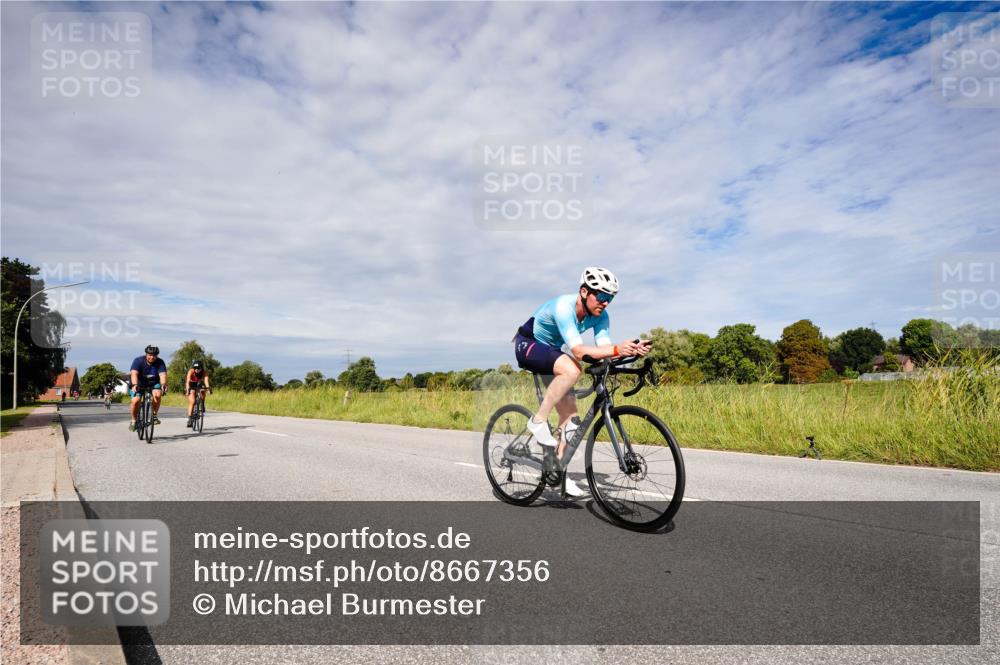 31.08.2025 - Elbe Triathlon Hamburg Michael Burmester http://msf.ph/oto/8667356 31.08.2025 10:47:18 Radfahren 876, 1168, 1172, 1300, 1311 meine-sportfotos.de