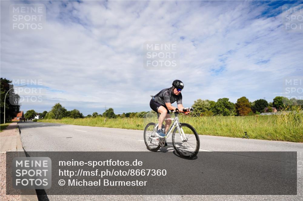 31.08.2025 - Elbe Triathlon Hamburg Michael Burmester http://msf.ph/oto/8667360 31.08.2025 10:47:22 Radfahren 876, 1172, 1311 meine-sportfotos.de
