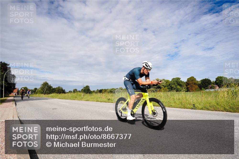 31.08.2025 - Elbe Triathlon Hamburg Michael Burmester http://msf.ph/oto/8667377 31.08.2025 10:47:43 Radfahren 1011, 1155, 1174 meine-sportfotos.de