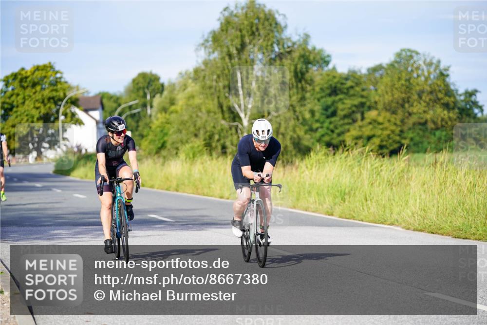 31.08.2025 - Elbe Triathlon Hamburg Michael Burmester http://msf.ph/oto/8667380 31.08.2025 09:41:52 Radfahren 266, 376, 579, 681, 910 meine-sportfotos.de