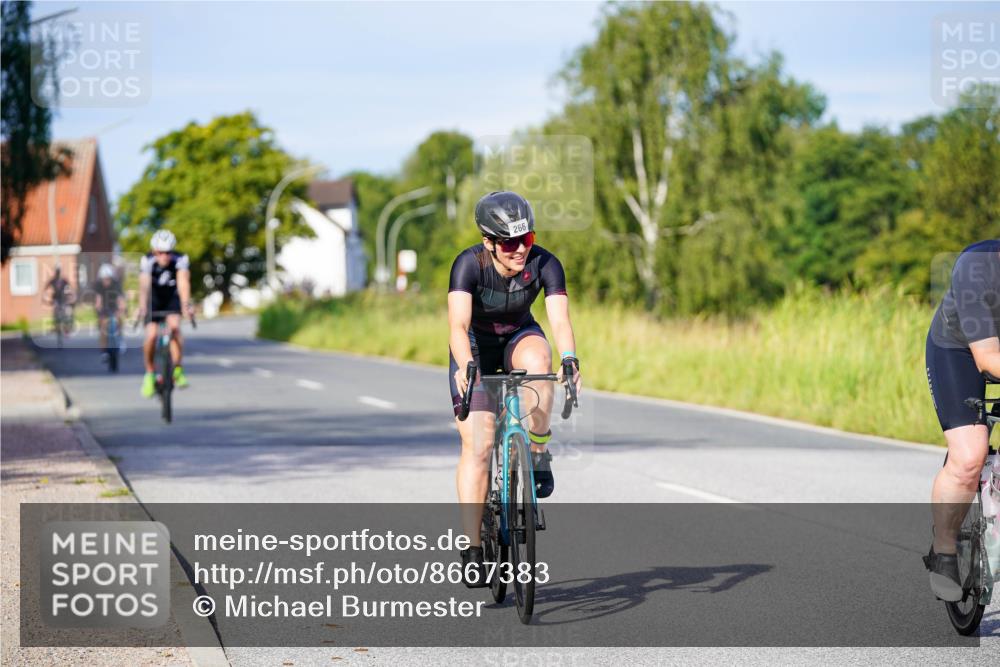 31.08.2025 - Elbe Triathlon Hamburg Michael Burmester http://msf.ph/oto/8667383 31.08.2025 09:41:53 Radfahren 266, 376, 579, 681, 910 meine-sportfotos.de