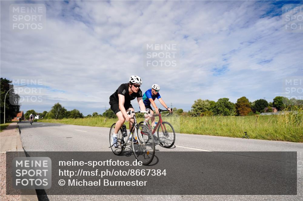 31.08.2025 - Elbe Triathlon Hamburg Michael Burmester http://msf.ph/oto/8667384 31.08.2025 10:47:56 Radfahren 948, 949, 1116, 1185 meine-sportfotos.de