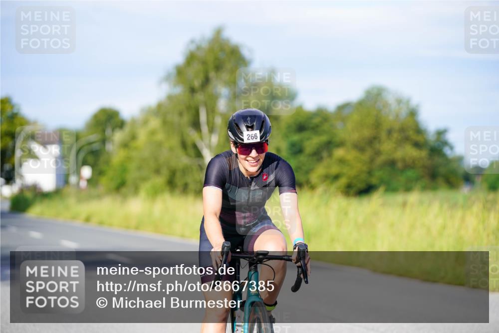 31.08.2025 - Elbe Triathlon Hamburg Michael Burmester http://msf.ph/oto/8667385 31.08.2025 09:41:53 Radfahren 266, 376, 579, 681, 910 meine-sportfotos.de