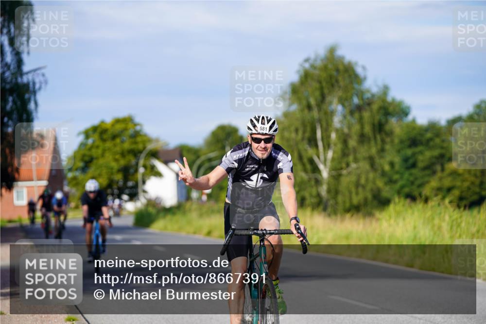 31.08.2025 - Elbe Triathlon Hamburg Michael Burmester http://msf.ph/oto/8667391 31.08.2025 09:41:56 Radfahren 266, 508, 579, 681, 722, 910 meine-sportfotos.de