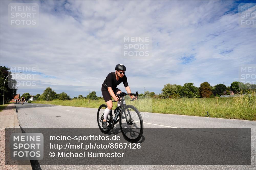 31.08.2025 - Elbe Triathlon Hamburg Michael Burmester http://msf.ph/oto/8667426 31.08.2025 10:48:38 Radfahren 1169, 1195, 1257 meine-sportfotos.de