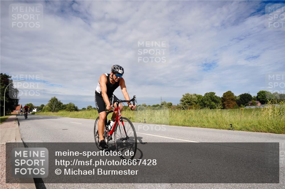 31.08.2025 - Elbe Triathlon Hamburg Michael Burmester http://msf.ph/oto/8667428 31.08.2025 10:48:41 Radfahren 1057, 1195, 1257 meine-sportfotos.de