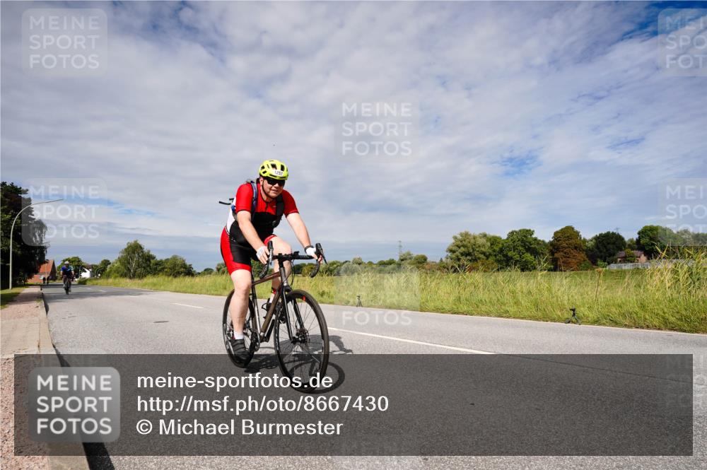 31.08.2025 - Elbe Triathlon Hamburg Michael Burmester http://msf.ph/oto/8667430 31.08.2025 10:48:44 Radfahren 1057, 1195, 1257 meine-sportfotos.de