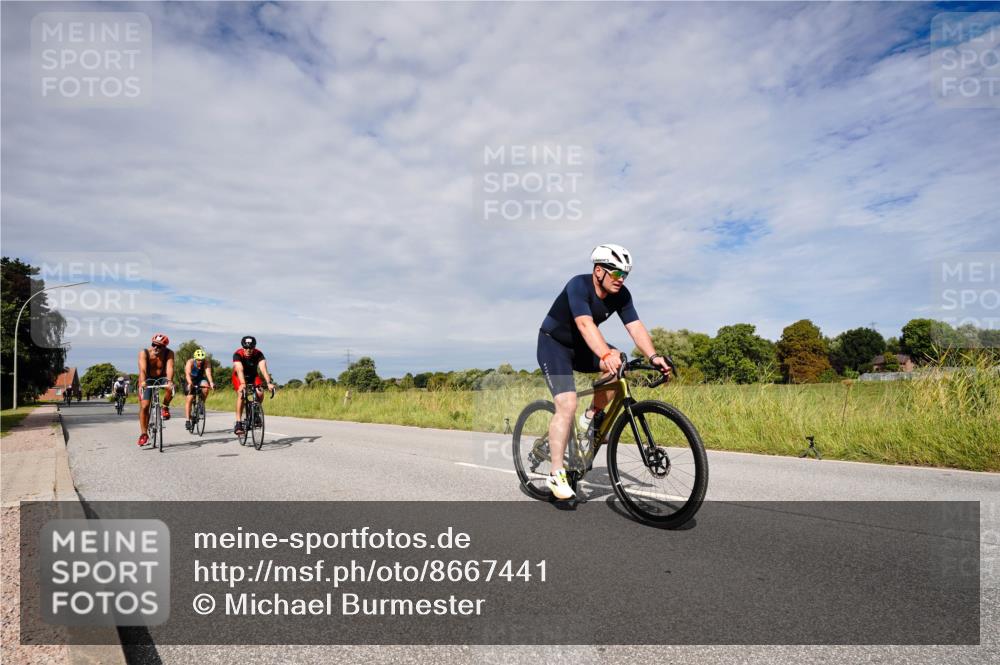 31.08.2025 - Elbe Triathlon Hamburg Michael Burmester http://msf.ph/oto/8667441 31.08.2025 10:49:08 Radfahren 1104, 1112, 1147, 1177, 1290 meine-sportfotos.de