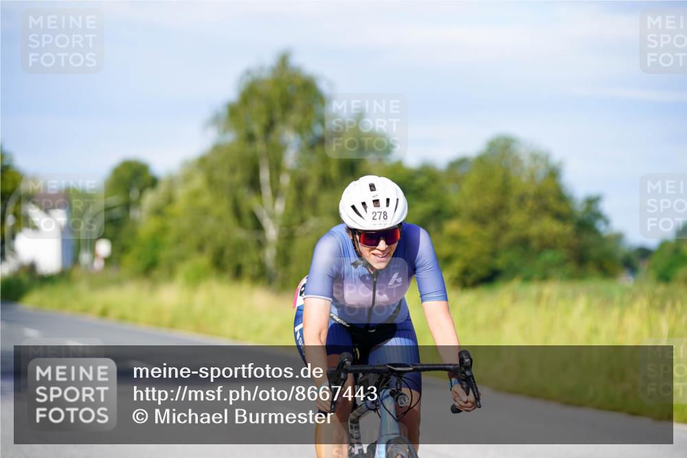 31.08.2025 - Elbe Triathlon Hamburg Michael Burmester http://msf.ph/oto/8667443 31.08.2025 09:42:17 Radfahren 248, 278, 916, 929 meine-sportfotos.de