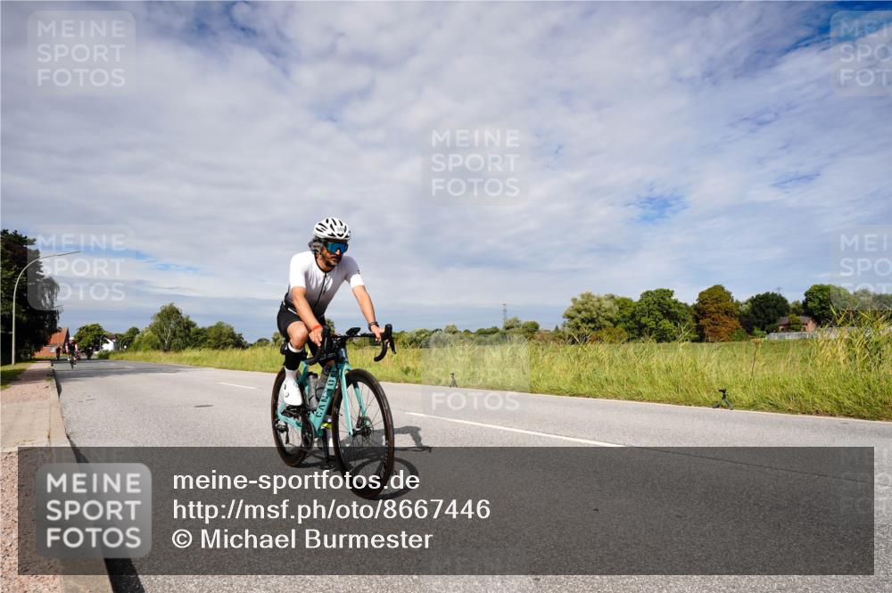 31.08.2025 - Elbe Triathlon Hamburg Michael Burmester http://msf.ph/oto/8667446 31.08.2025 10:49:11 Radfahren 1104, 1147, 1177, 1190, 1290, 1308, 1424, 1496 meine-sportfotos.de
