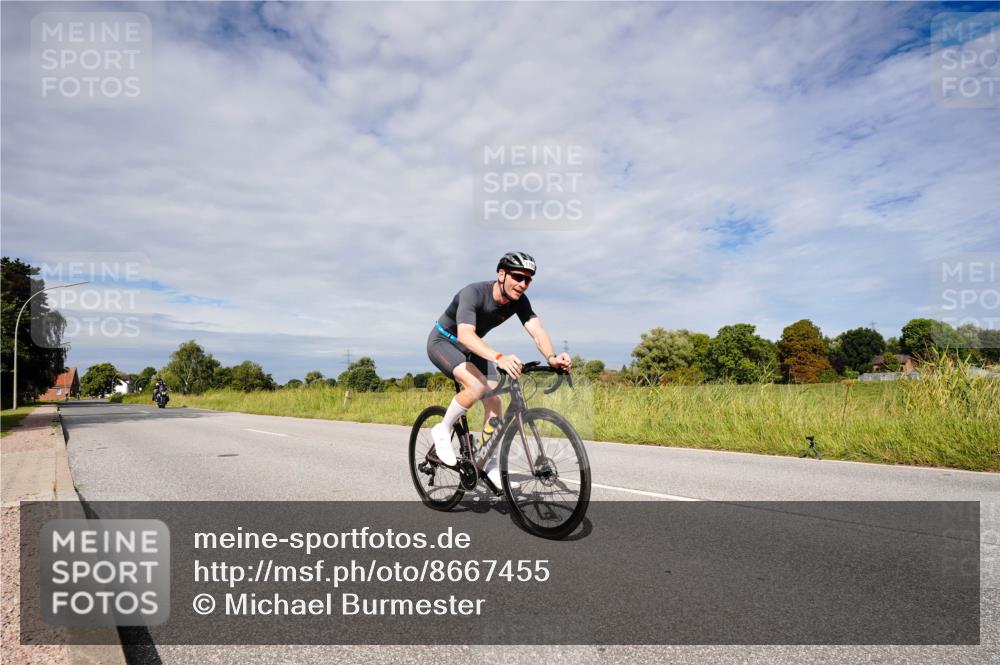 31.08.2025 - Elbe Triathlon Hamburg Michael Burmester http://msf.ph/oto/8667455 31.08.2025 10:49:19 Radfahren 1190, 1308, 1424, 1496 meine-sportfotos.de