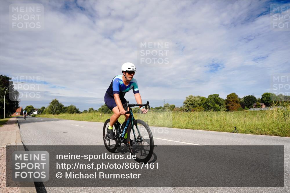 31.08.2025 - Elbe Triathlon Hamburg Michael Burmester http://msf.ph/oto/8667461 31.08.2025 10:49:32 Radfahren 1184, 1238, 1304 meine-sportfotos.de