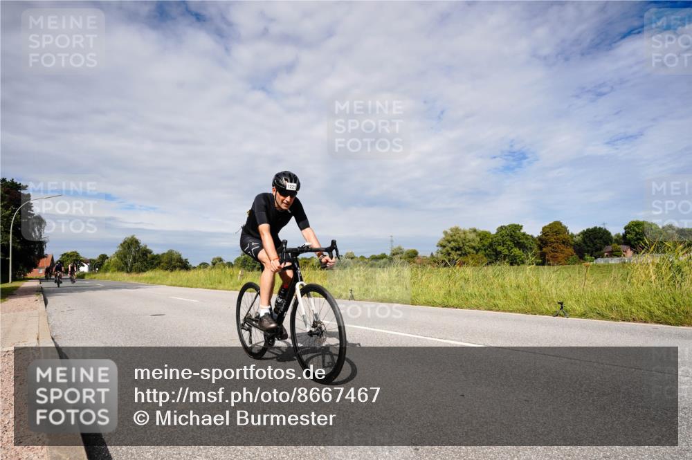 31.08.2025 - Elbe Triathlon Hamburg Michael Burmester http://msf.ph/oto/8667467 31.08.2025 10:49:50 Radfahren 1136, 1167, 1191, 1221 meine-sportfotos.de