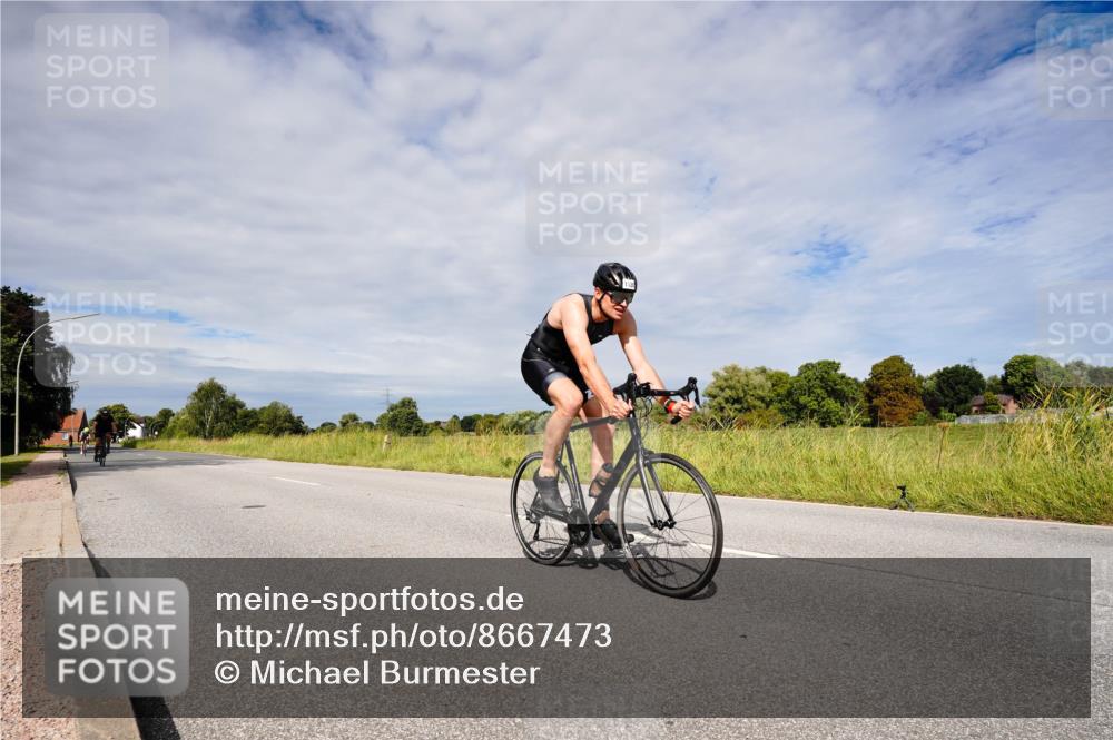 31.08.2025 - Elbe Triathlon Hamburg Michael Burmester http://msf.ph/oto/8667473 31.08.2025 10:49:54 Radfahren 886, 1136, 1167, 1191, 1364 meine-sportfotos.de