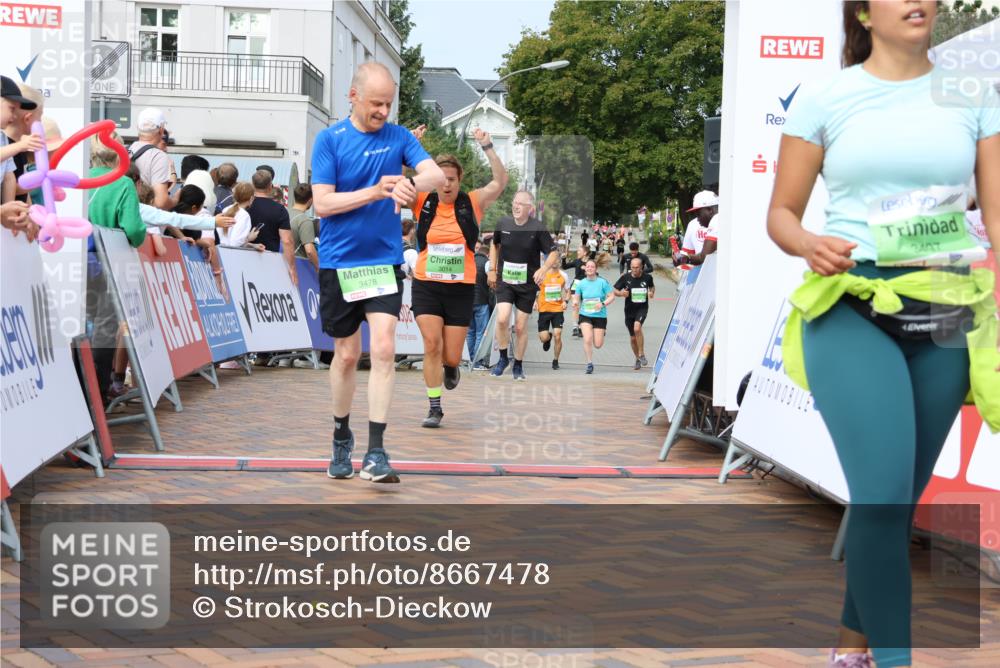 31.08.2025 - 21. Blankeneser Heldenlauf Strokosch-Dieckow http://msf.ph/oto/8667478 31.08.2025 11:15:26 Ziel 3340, 3339, 3497, 3478, 3458, 3014 meine-sportfotos.de
