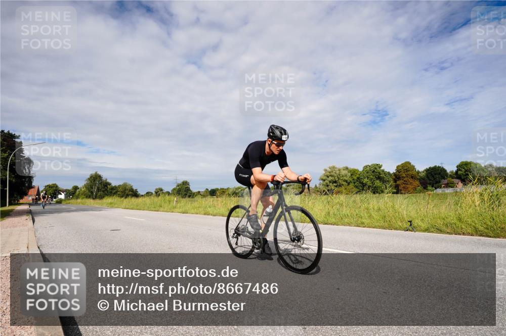 31.08.2025 - Elbe Triathlon Hamburg Michael Burmester http://msf.ph/oto/8667486 31.08.2025 10:50:13 Radfahren 1126, 1134, 1343, 1480 meine-sportfotos.de