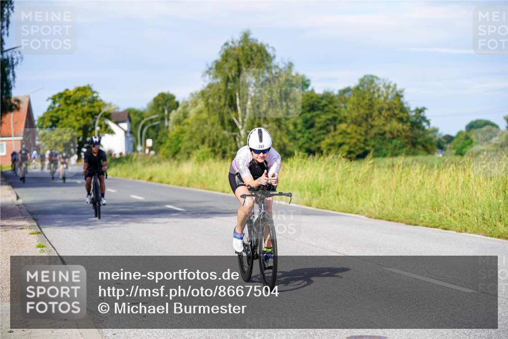 31.08.2025 - Elbe Triathlon Hamburg Michael Burmester http://msf.ph/oto/8667504 31.08.2025 09:42:40 Radfahren 247, 361, 615, 811, 884 meine-sportfotos.de