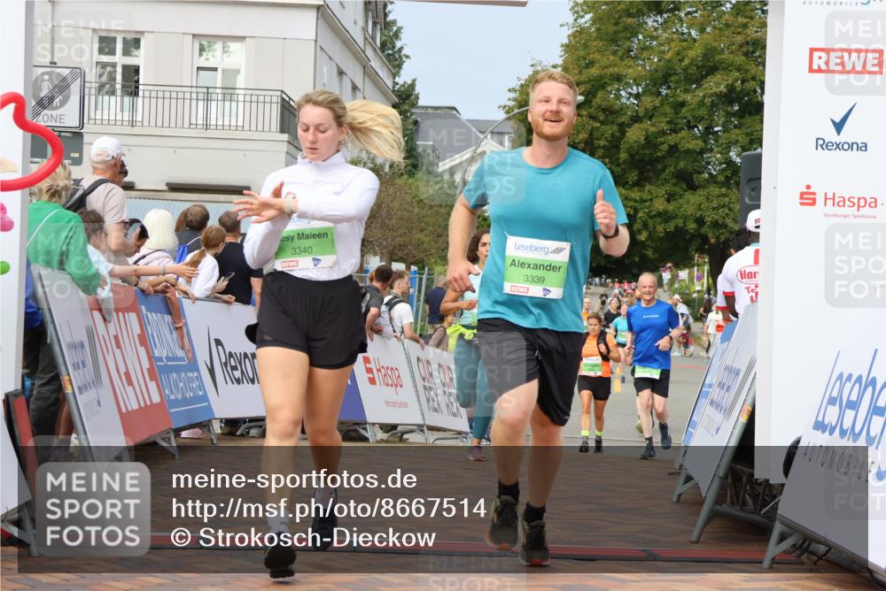 31.08.2025 - 21. Blankeneser Heldenlauf Strokosch-Dieckow http://msf.ph/oto/8667514 31.08.2025 11:15:22 Ziel 3340, 3339, 3497, 3478, 3260 meine-sportfotos.de