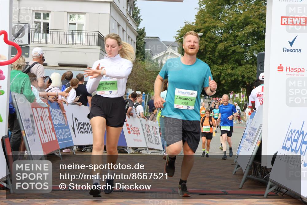 31.08.2025 - 21. Blankeneser Heldenlauf Strokosch-Dieckow http://msf.ph/oto/8667521 31.08.2025 11:15:21 Ziel 3340, 3339, 3497, 3478, 3260 meine-sportfotos.de