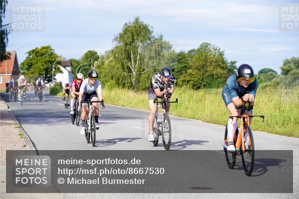 31.08.2025 - Elbe Triathlon Hamburg Michael Burmester http://msf.ph/oto/8667530 31.08.2025 09:42:49 Radfahren 268, 311, 361, 438, 486, 490, 505, 522, 615, 629, 648, 665, 715, 884, 893 meine-sportfotos.de