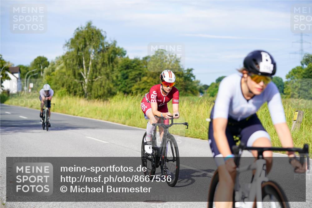 31.08.2025 - Elbe Triathlon Hamburg Michael Burmester http://msf.ph/oto/8667536 31.08.2025 09:42:50 Radfahren 268, 311, 361, 438, 486, 490, 505, 522, 615, 629, 648, 665, 715, 882, 884, 893 meine-sportfotos.de