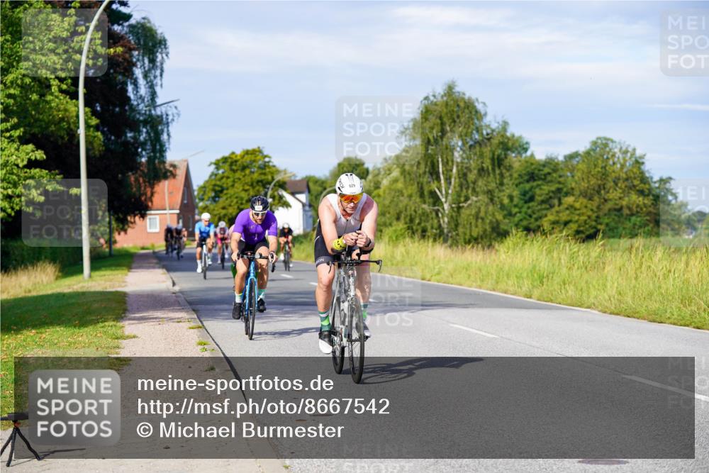 31.08.2025 - Elbe Triathlon Hamburg Michael Burmester http://msf.ph/oto/8667542 31.08.2025 09:42:52 Radfahren 268, 311, 438, 486, 490, 522, 629, 648, 665, 715, 882, 893 meine-sportfotos.de