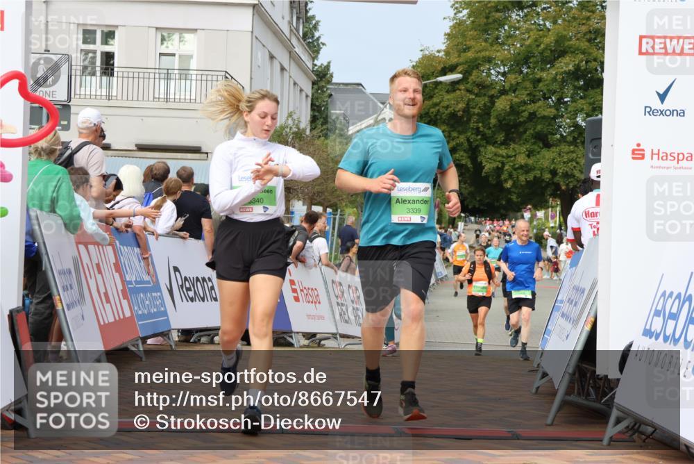 31.08.2025 - 21. Blankeneser Heldenlauf Strokosch-Dieckow http://msf.ph/oto/8667547 31.08.2025 11:15:21 Ziel 3340, 3339, 3497, 3478, 3260 meine-sportfotos.de