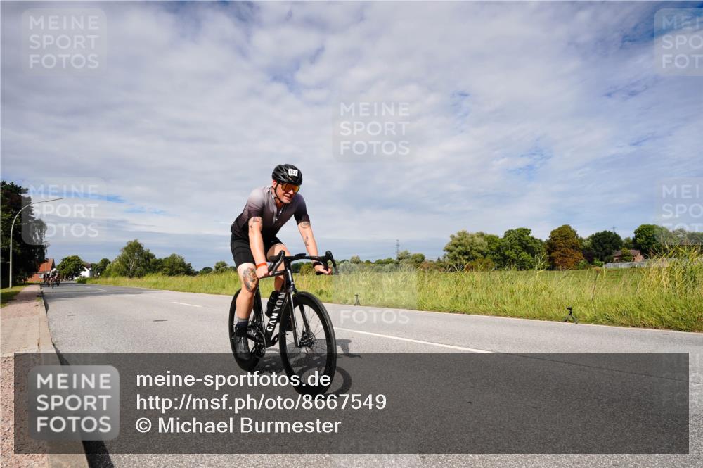 31.08.2025 - Elbe Triathlon Hamburg Michael Burmester http://msf.ph/oto/8667549 31.08.2025 10:51:25 Radfahren 1014, 1199, 1217, 1229, 1419, 1437 meine-sportfotos.de