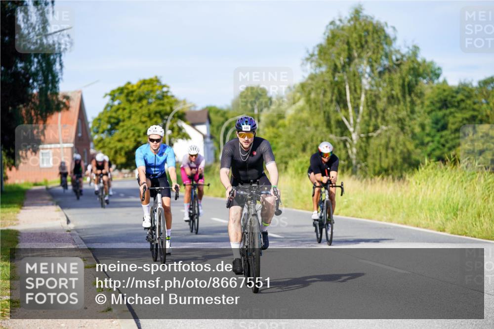 31.08.2025 - Elbe Triathlon Hamburg Michael Burmester http://msf.ph/oto/8667551 31.08.2025 09:42:55 Radfahren 311, 414, 438, 486, 490, 629, 648, 665, 732, 833, 837, 882 meine-sportfotos.de