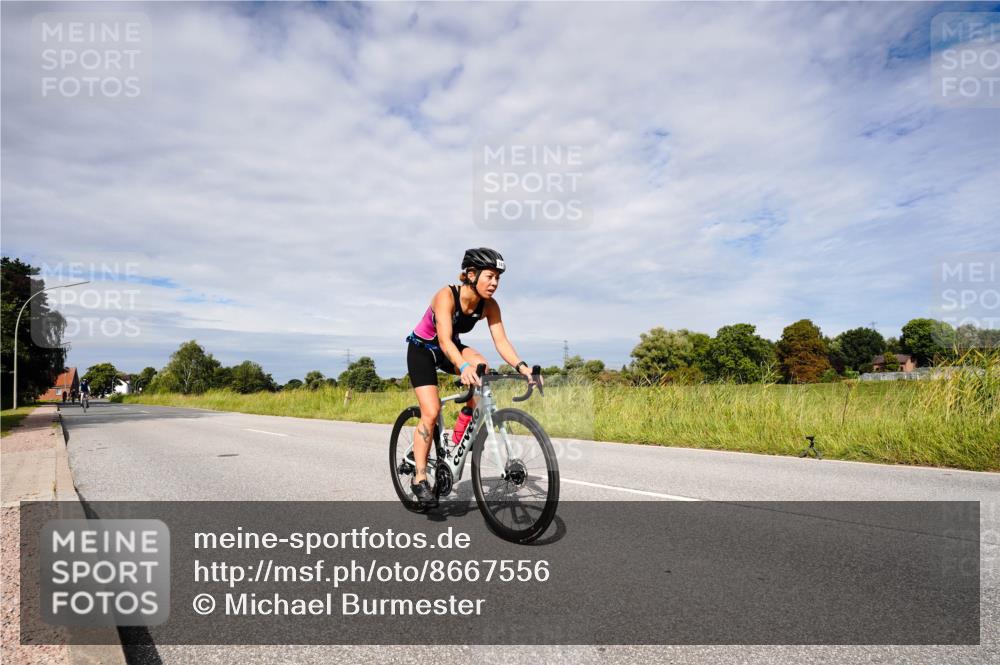 31.08.2025 - Elbe Triathlon Hamburg Michael Burmester http://msf.ph/oto/8667556 31.08.2025 10:51:31 Radfahren 874, 1199, 1229, 1384, 1419 meine-sportfotos.de