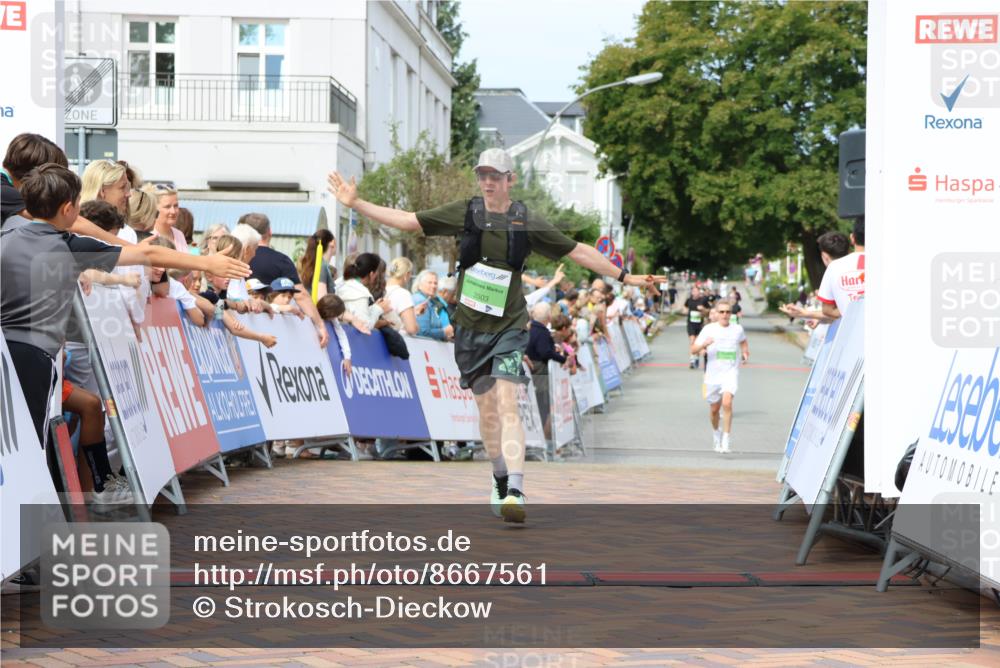 31.08.2025 - 21. Blankeneser Heldenlauf Strokosch-Dieckow http://msf.ph/oto/8667561 31.08.2025 10:57:23 Ziel 3499, 3503 meine-sportfotos.de