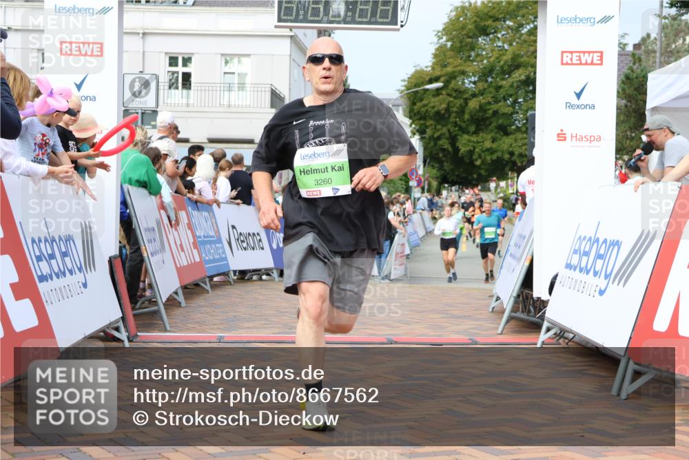 31.08.2025 - 21. Blankeneser Heldenlauf Strokosch-Dieckow http://msf.ph/oto/8667562 31.08.2025 11:15:15 Ziel 3561, 3560, 3226, 3260 meine-sportfotos.de