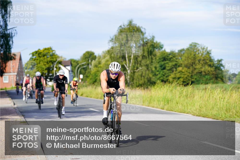 31.08.2025 - Elbe Triathlon Hamburg Michael Burmester http://msf.ph/oto/8667564 31.08.2025 09:42:59 Radfahren 321, 324, 414, 438, 486, 623, 624, 665, 732, 833, 837, 882 meine-sportfotos.de