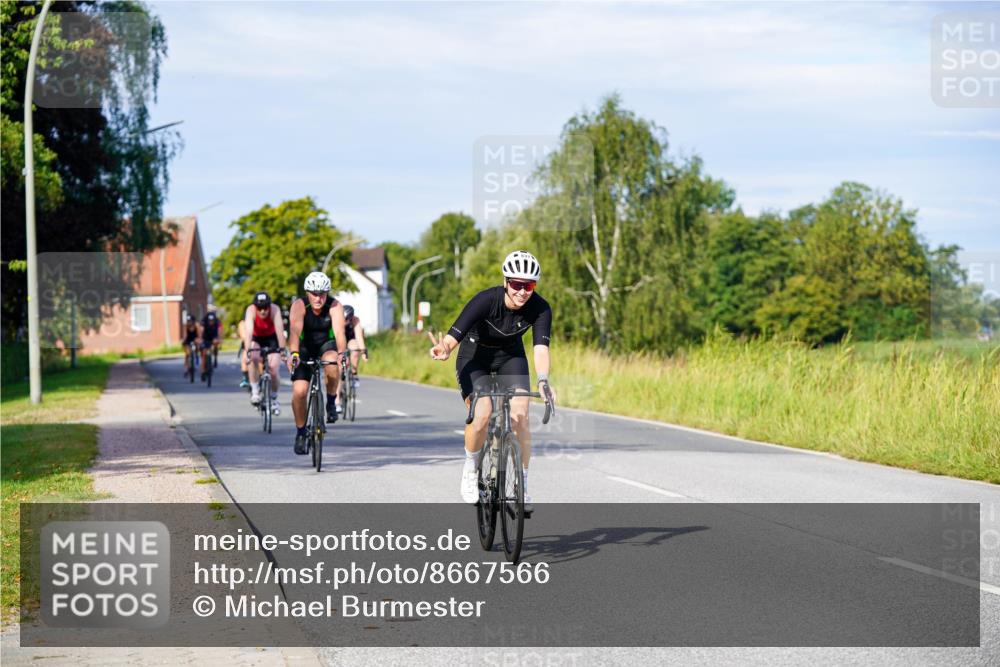 31.08.2025 - Elbe Triathlon Hamburg Michael Burmester http://msf.ph/oto/8667566 31.08.2025 09:43:00 Radfahren 321, 324, 414, 623, 624, 732, 833, 837, 882 meine-sportfotos.de