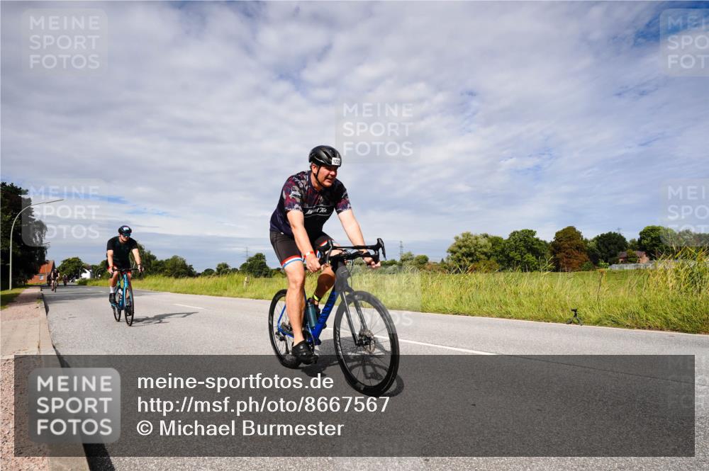 31.08.2025 - Elbe Triathlon Hamburg Michael Burmester http://msf.ph/oto/8667567 31.08.2025 10:51:46 Radfahren 1205, 1228, 1234, 1242 meine-sportfotos.de