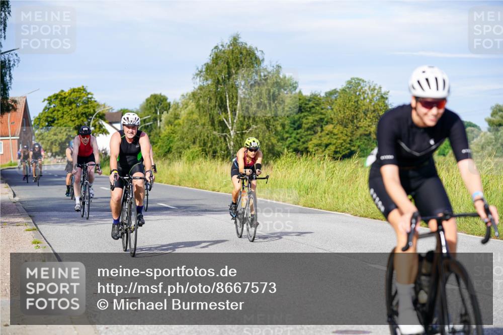 31.08.2025 - Elbe Triathlon Hamburg Michael Burmester http://msf.ph/oto/8667573 31.08.2025 09:43:01 Radfahren 321, 324, 414, 623, 624, 732, 795, 833, 837 meine-sportfotos.de