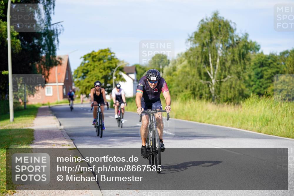 31.08.2025 - Elbe Triathlon Hamburg Michael Burmester http://msf.ph/oto/8667585 31.08.2025 09:43:05 Radfahren 321, 324, 605, 623, 624, 732, 795, 833 meine-sportfotos.de