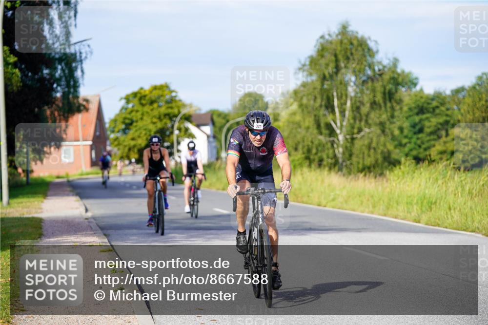 31.08.2025 - Elbe Triathlon Hamburg Michael Burmester http://msf.ph/oto/8667588 31.08.2025 09:43:06 Radfahren 321, 324, 605, 623, 624, 795 meine-sportfotos.de