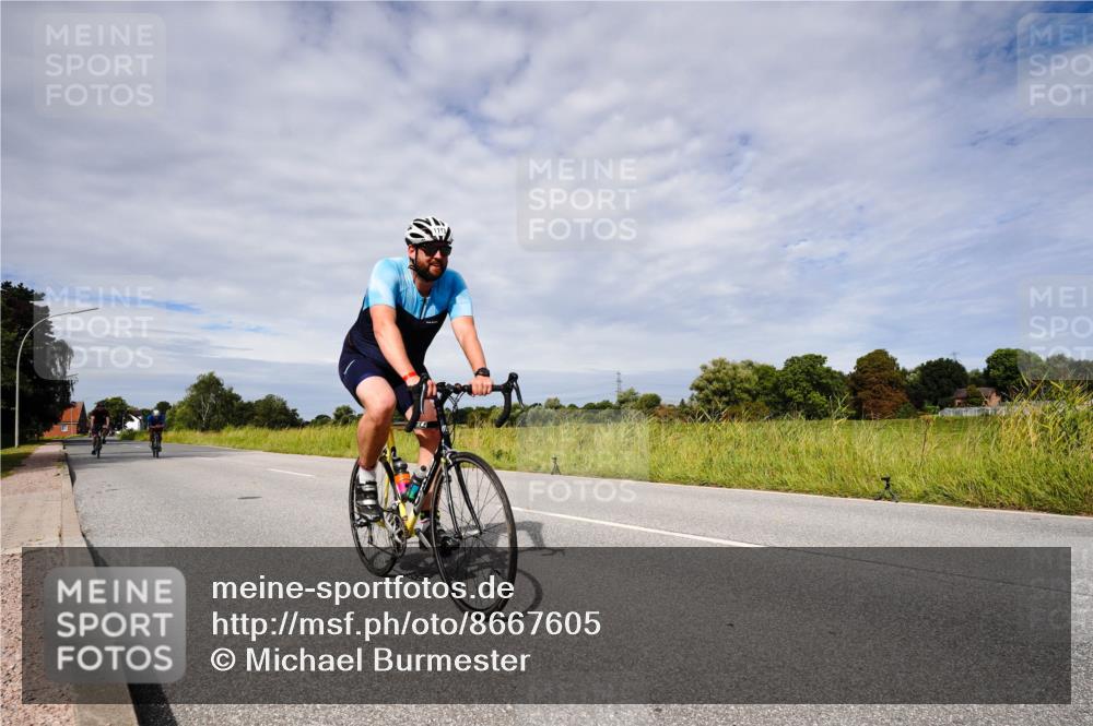 31.08.2025 - Elbe Triathlon Hamburg Michael Burmester http://msf.ph/oto/8667605 31.08.2025 10:52:37 Radfahren 1113, 1124, 1265 meine-sportfotos.de
