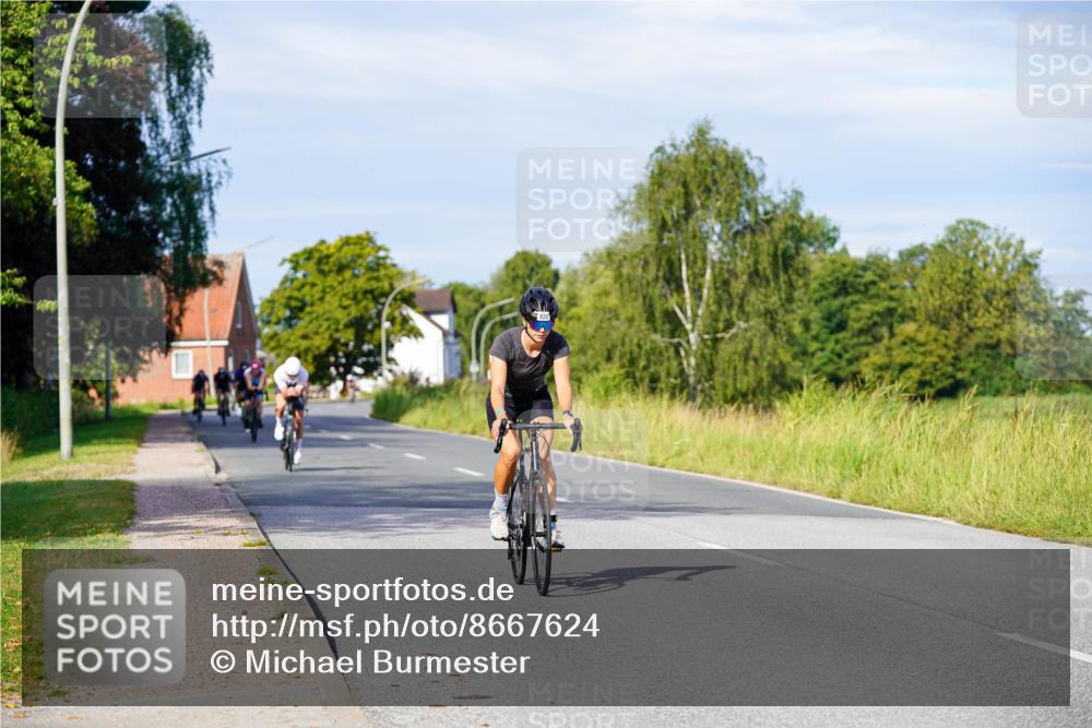 31.08.2025 - Elbe Triathlon Hamburg Michael Burmester http://msf.ph/oto/8667624 31.08.2025 09:43:25 Radfahren 249, 383, 519, 567, 680, 835 meine-sportfotos.de