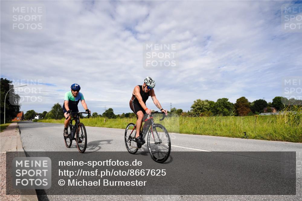 31.08.2025 - Elbe Triathlon Hamburg Michael Burmester http://msf.ph/oto/8667625 31.08.2025 10:53:05 Radfahren 1192, 1309 meine-sportfotos.de