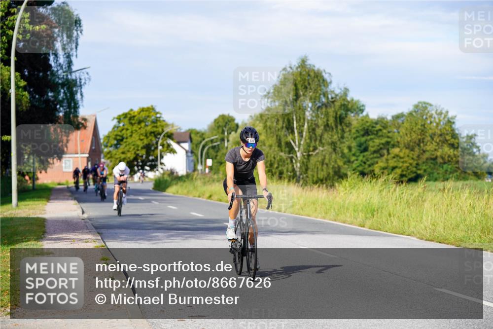 31.08.2025 - Elbe Triathlon Hamburg Michael Burmester http://msf.ph/oto/8667626 31.08.2025 09:43:25 Radfahren 249, 383, 519, 567, 680, 835 meine-sportfotos.de