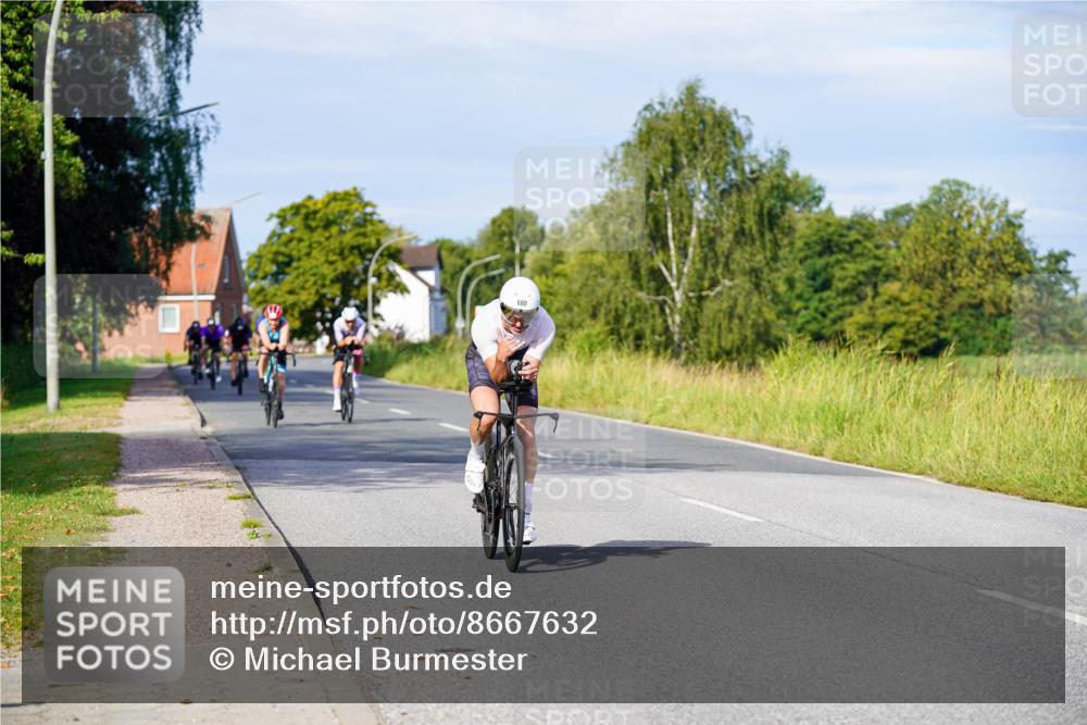 31.08.2025 - Elbe Triathlon Hamburg Michael Burmester http://msf.ph/oto/8667632 31.08.2025 09:43:27 Radfahren 249, 383, 519, 567, 680, 835, 888 meine-sportfotos.de