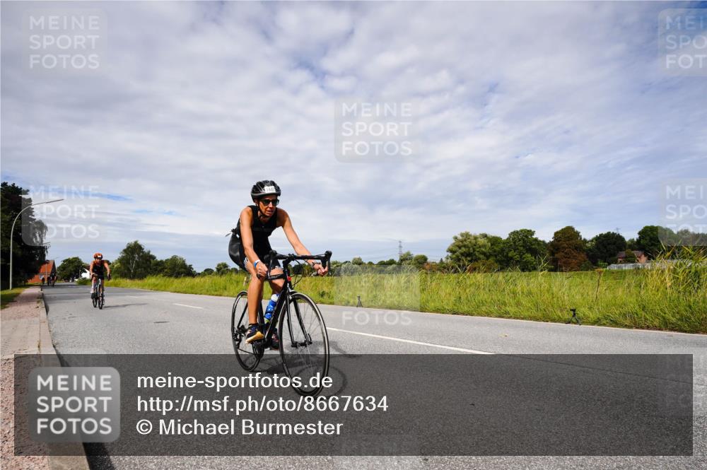 31.08.2025 - Elbe Triathlon Hamburg Michael Burmester http://msf.ph/oto/8667634 31.08.2025 10:53:25 Radfahren 1194, 1487, 1494 meine-sportfotos.de
