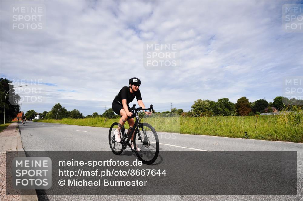 31.08.2025 - Elbe Triathlon Hamburg Michael Burmester http://msf.ph/oto/8667644 31.08.2025 10:53:37 Radfahren 1040, 1381, 1386 meine-sportfotos.de
