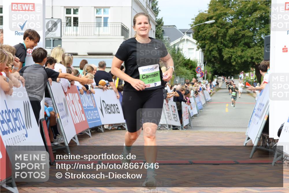 31.08.2025 - 21. Blankeneser Heldenlauf Strokosch-Dieckow http://msf.ph/oto/8667646 31.08.2025 10:57:13 Ziel 2167, 3502, 3194 meine-sportfotos.de